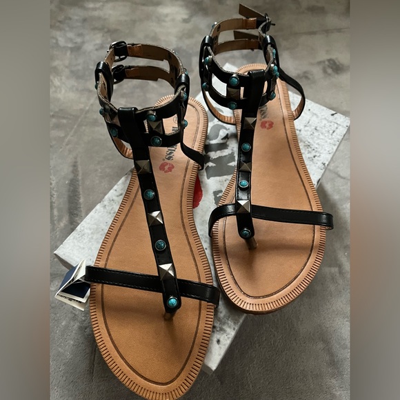 Hot Kiss Black Beaded and Studded Flat Sandals New with Box - Picture 6 of 16